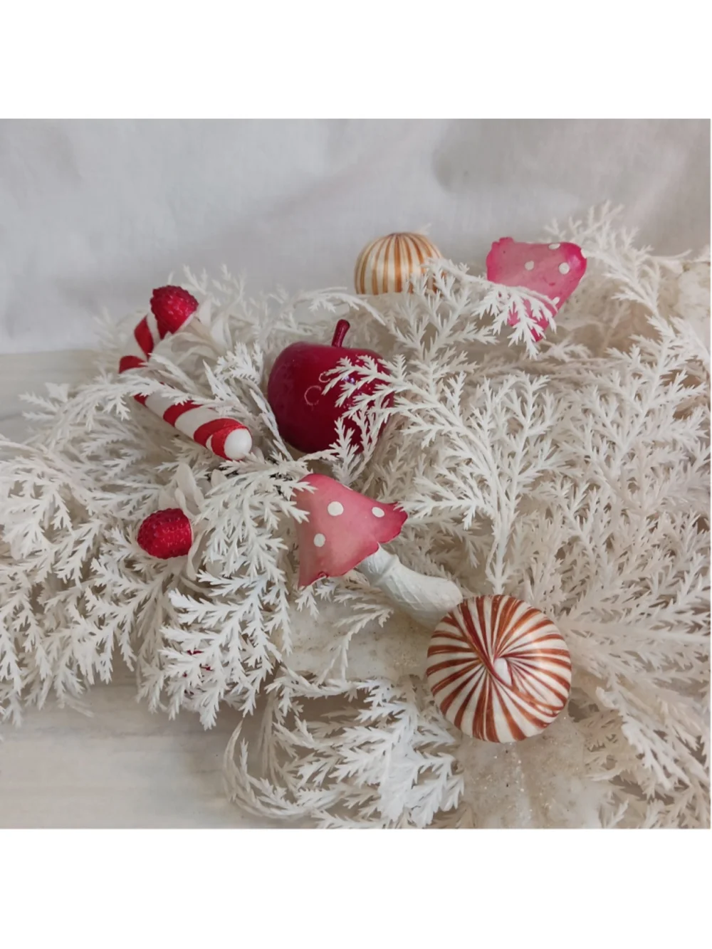 VTG Amanita Mushroom White Red Plastic Christmas Table Candle Wreath